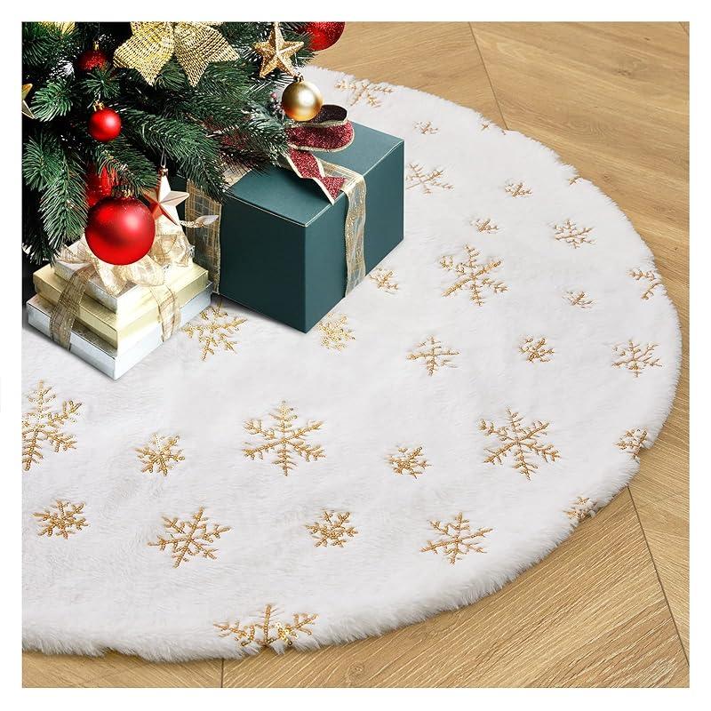 Stylish and Cozy: Love This Gold Sequin Faux Fur Tree Skirt!