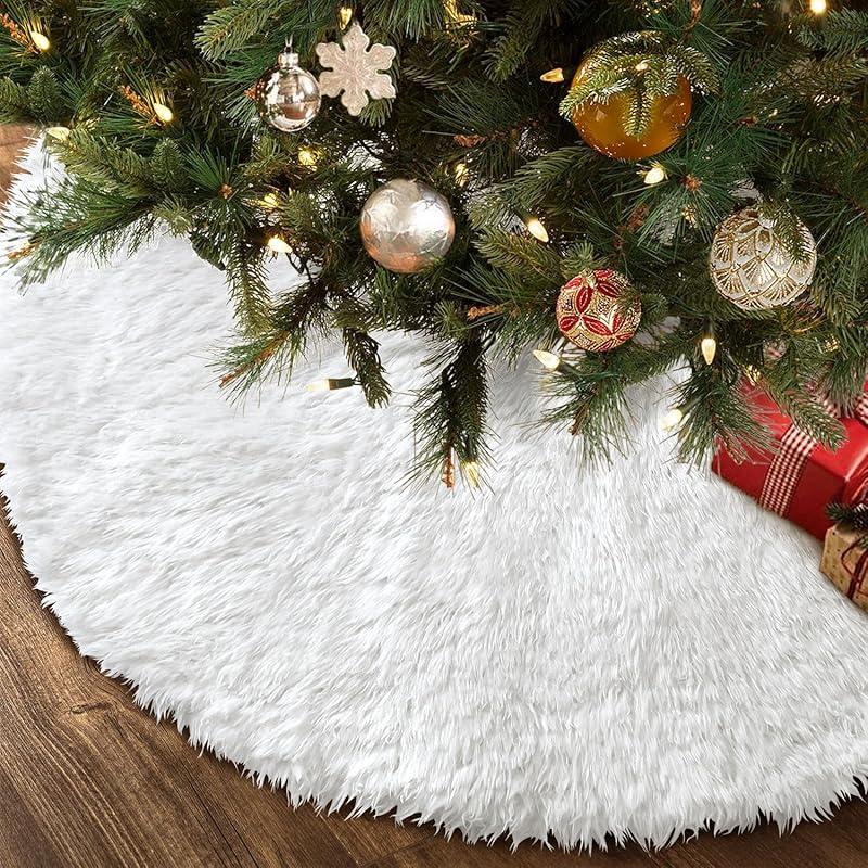 Is This 48-Inch Faux Fur Christmas Tree Skirt Worth the Hype?