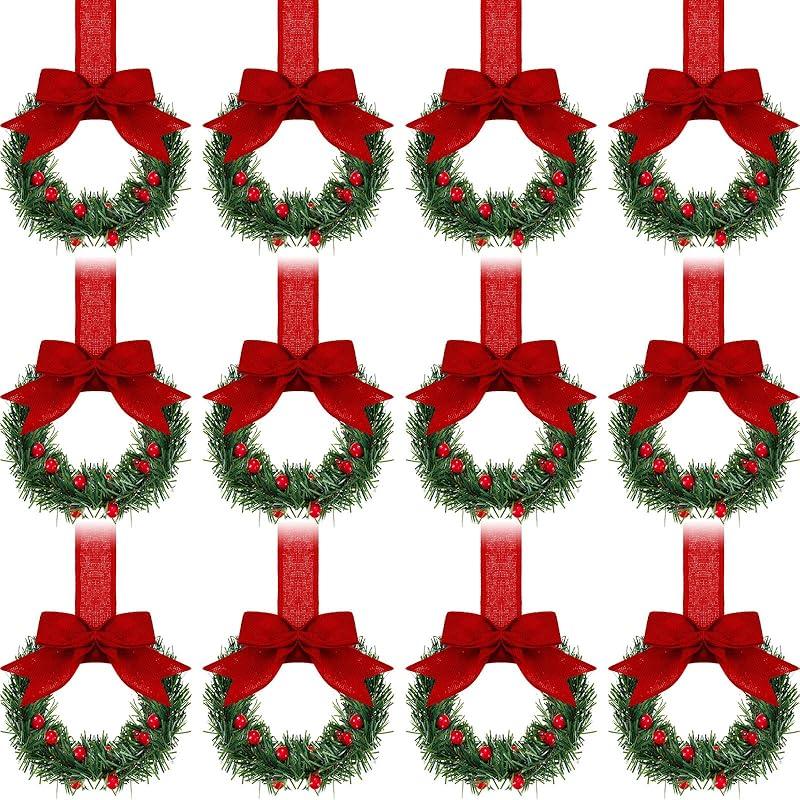 Charming Mini Christmas Wreaths for Festive Kitchen Decor Delight